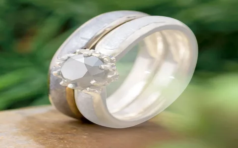 Dreaming about jewelry meaning how rings and necklaces show your feelings