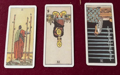 Get Love Triangle Answers from Tarot Reading Learn How It Works Now