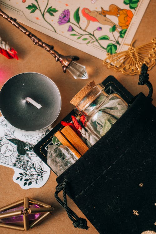 Why use a tarot card bag? 4 benefits every reader should know!