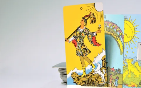 Understanding upright and reversed tarot cards？ Avoid these common mistakes.