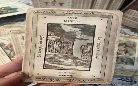 Etteilla tarot deck vs other decks which one is better for reading