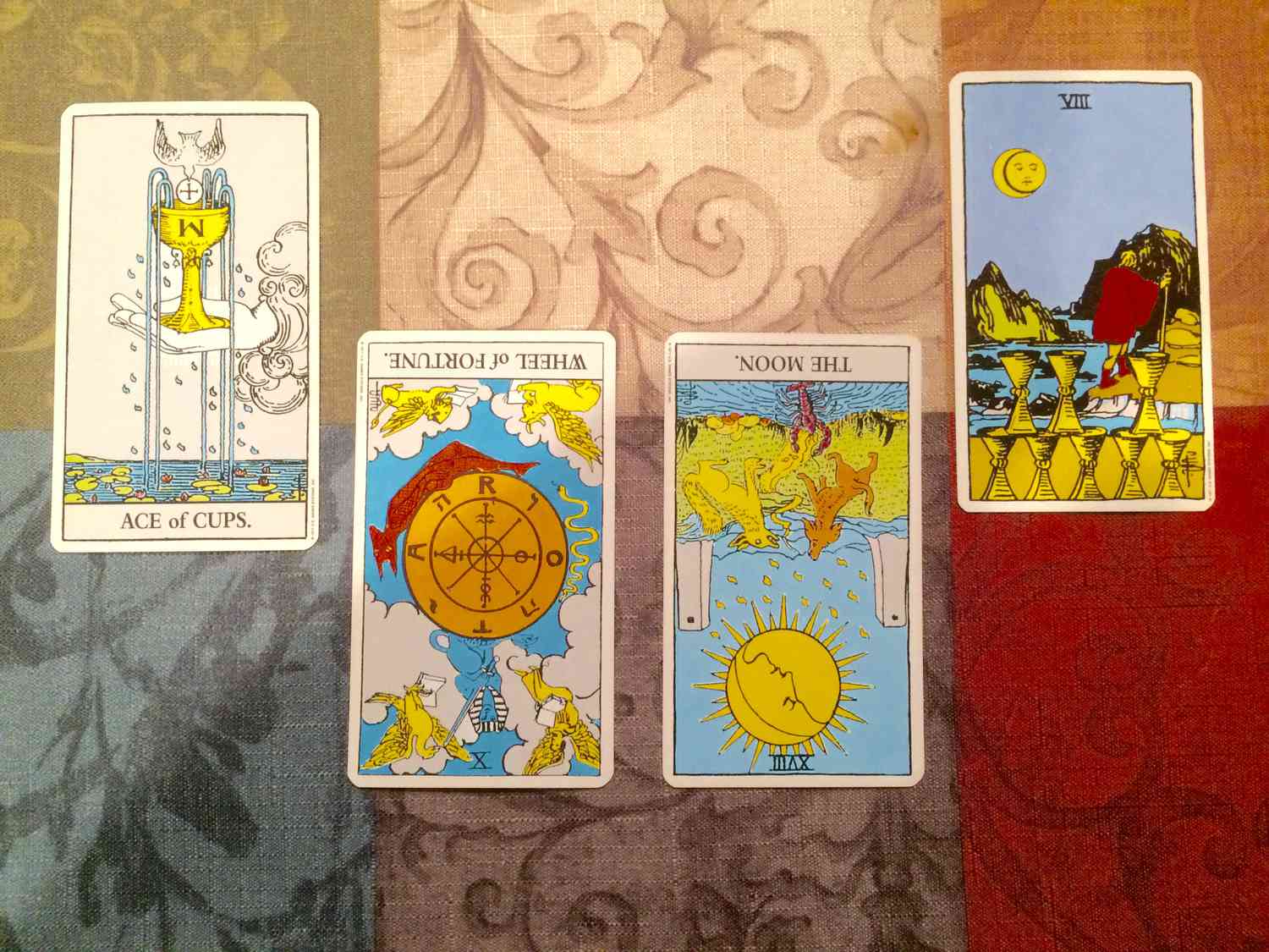 Understanding upright and reversed tarot cards？ Avoid these common mistakes.