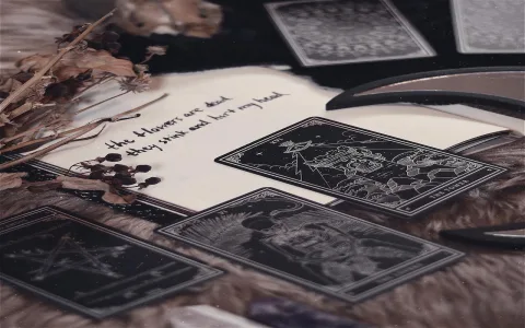 Tarot Dark Cards Meanings - Easy Guide for New Readers