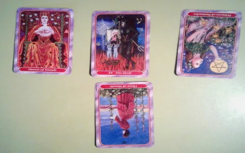 Upright vs Devil Reversed Tarot： Learn the shocking difference in these interpretations.
