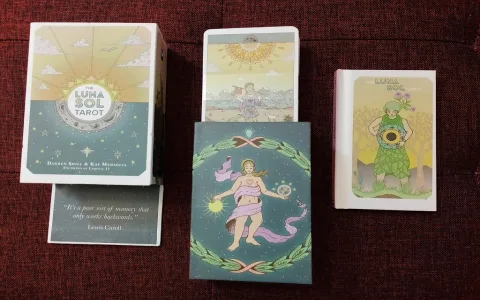 Luna Sol Tarot Guide (Start reading today!)