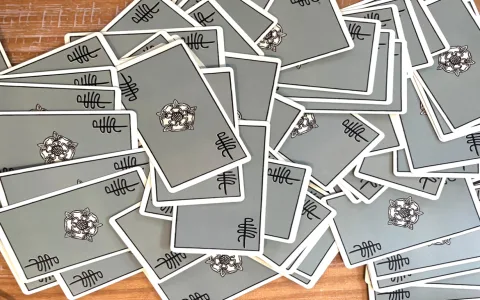 Easy way to do a daily 4 tarot card pull： Get quick guidance every single morning.