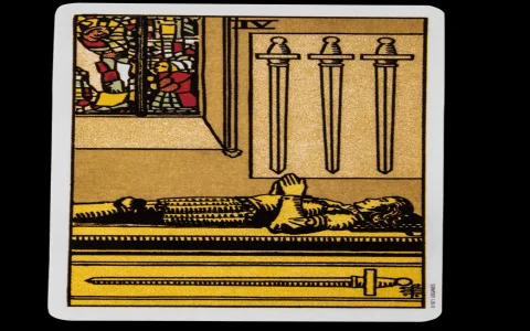 Dealing with The Devil Tarot Reversed？ Get out of that bad situation easily!