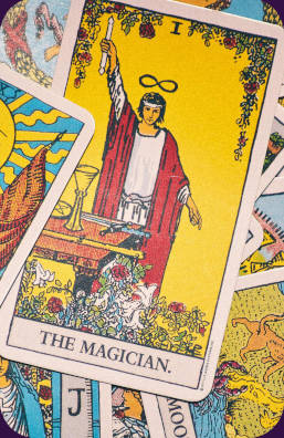 Whats the meaning of aeclectic tarot one card? Uncover the secrets!