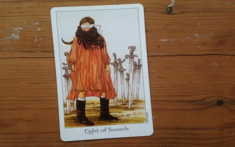 10 of swords tarot meaning for career explained (Is it time to quit your job？)