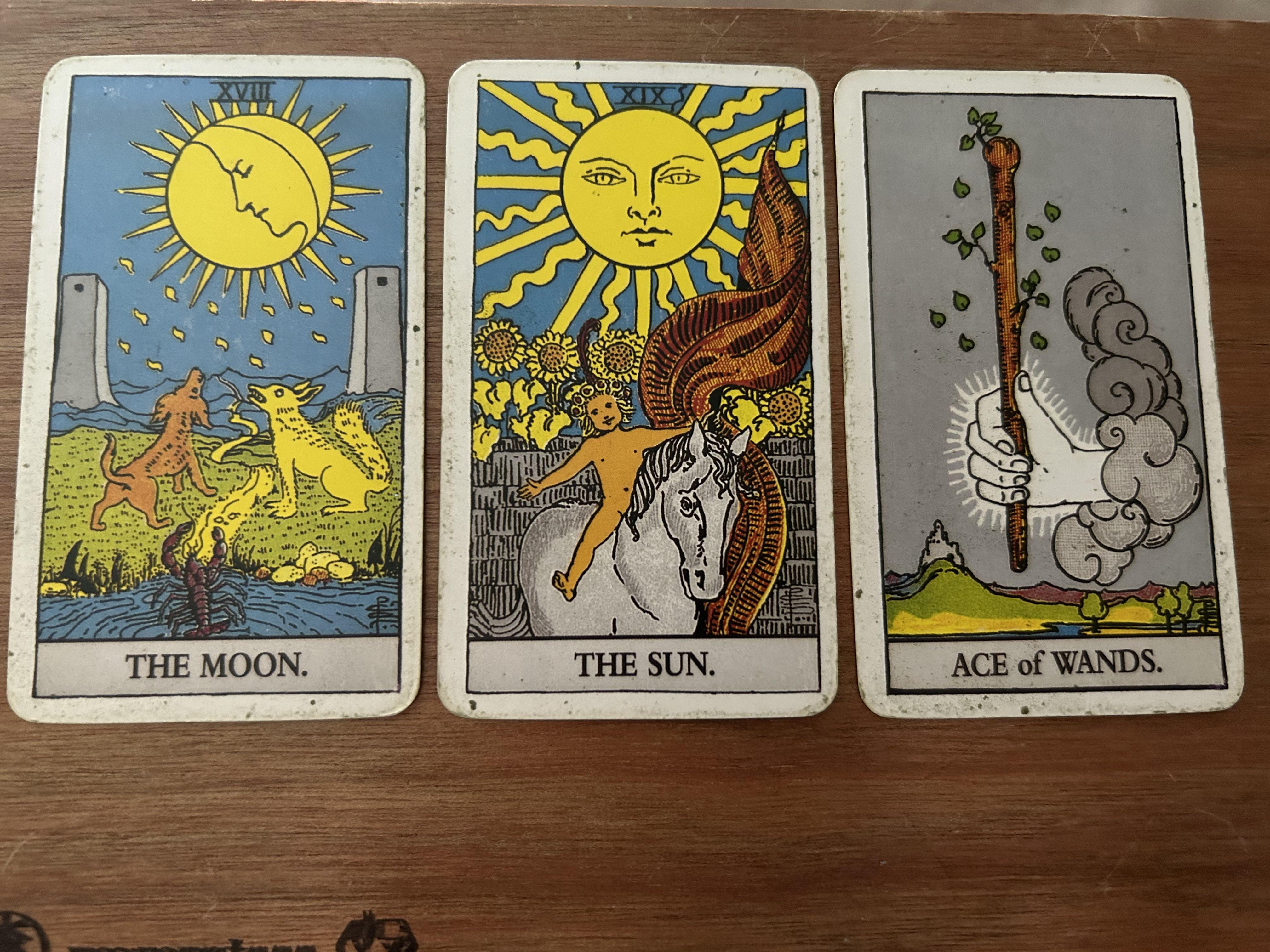 Whats the meaning of the sun and moon tarot card together？ Heres the answer!