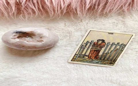 Eight of swords tarot card meaning： How to interpret it accurately？