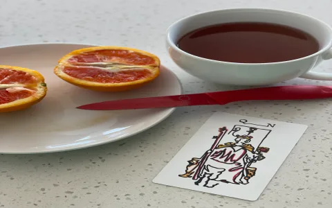 Queens in tarot readings： How to use them for insights？