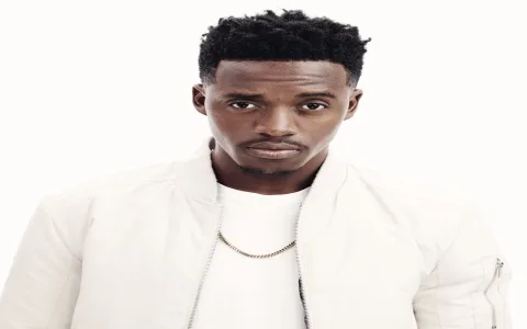 Is this the official Romain Virgo Rich in Love lyrics video？ Check the top results!