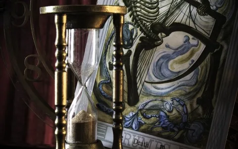 Tarot Death Reversed life？ Act now!