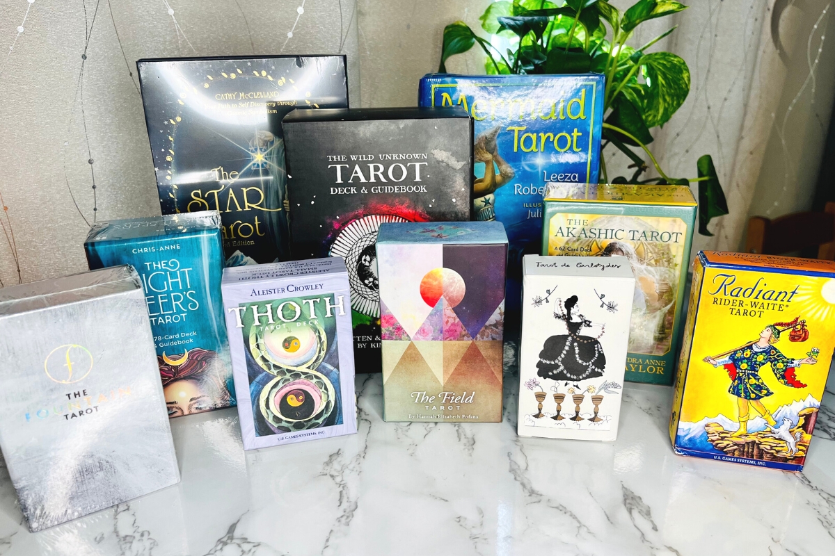 Best Colar Tarot Decks? See Our Top Picks For New Readers!