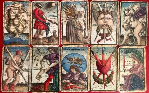 Who Designed the Famous Tarot Deck Dali？ (The Amazing Story Behind the Art!)